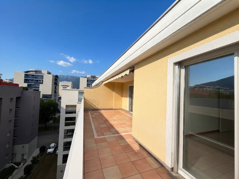 Locarno, attico di 4.5 locali di ampia metratura in prossimità di tutti i servizi (5)