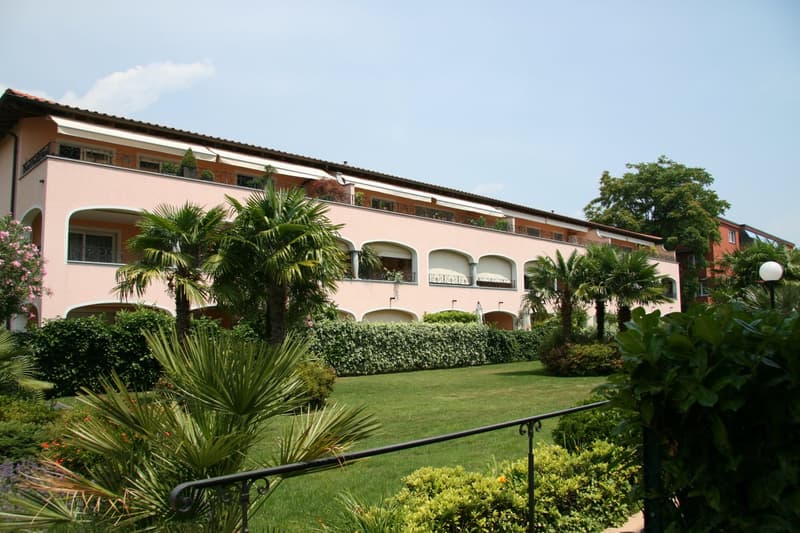 Elegante e tranquilla Residenza - ampio 3.5 locali (98 mq) con spaziosa terrazza coperta - Ascona (1)