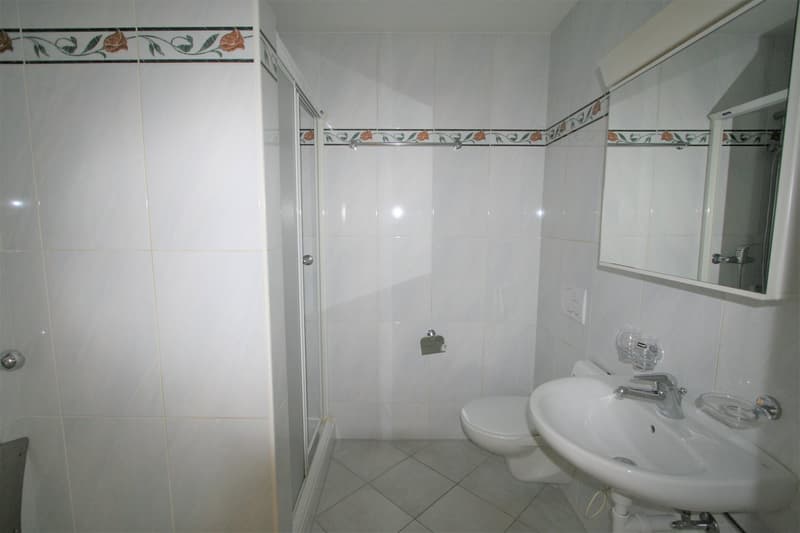 Elegante e tranquilla Residenza - ampio 3.5 locali (98 mq) con spaziosa terrazza coperta - Ascona (15)