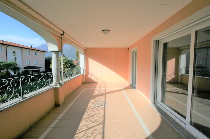 Elegante e tranquilla Residenza - ampio 3.5 locali (98 mq) con spaziosa terrazza coperta - Ascona (11)
