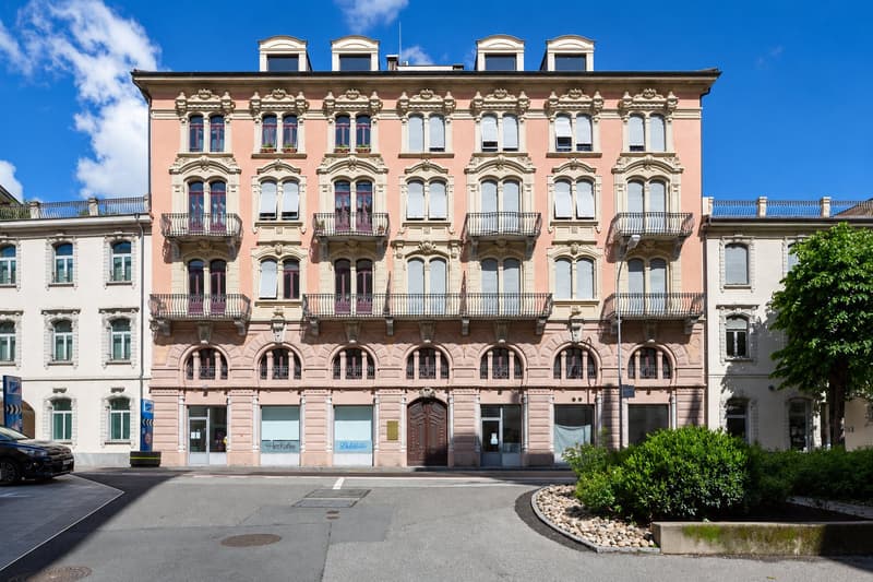 Affittasi luminoso spazio commerciale con grande visibilità nel centro di Chiasso (6)