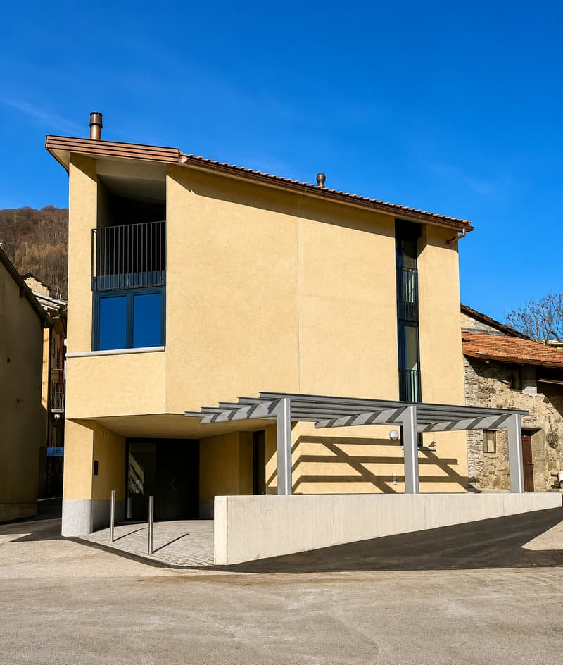 Arosio - Nuova casa unifamiliare tra natura ed architettura (1)