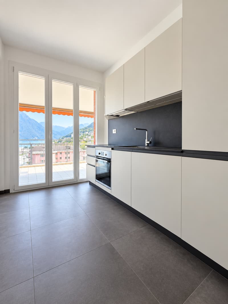 Appartamento luminoso con vista a Lugano – Disponibile subito (2)