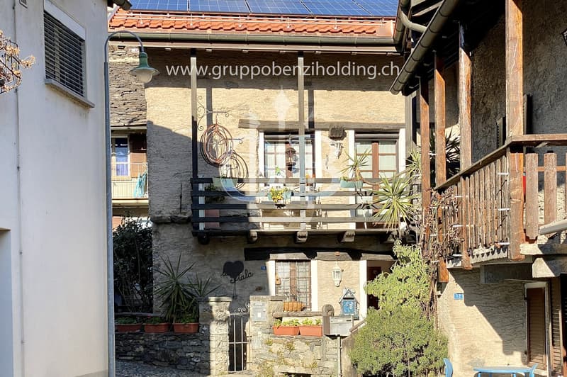 Luminosa casa di charme a Gordola in contesto residenziale. (2)