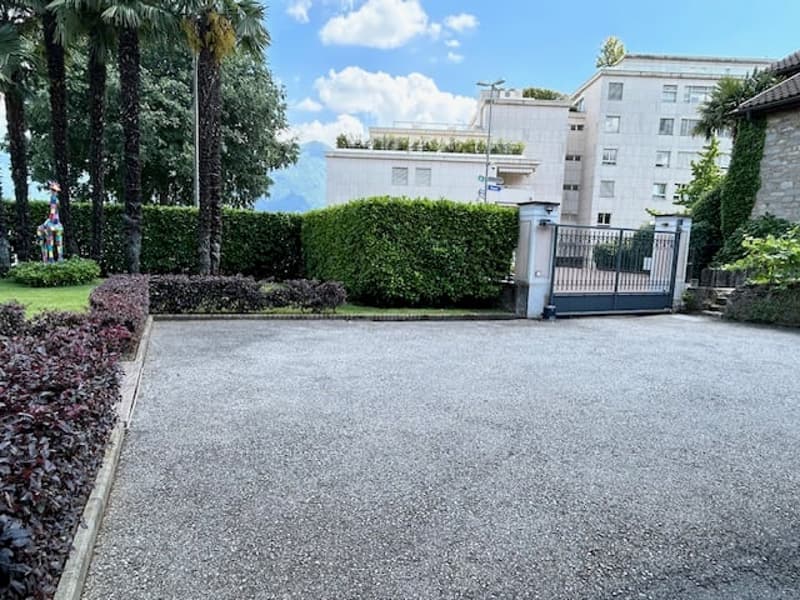 AFFITTASI MENSILMENTE Villa pronta all'uso in centro Lugano con importante vista lago (28)