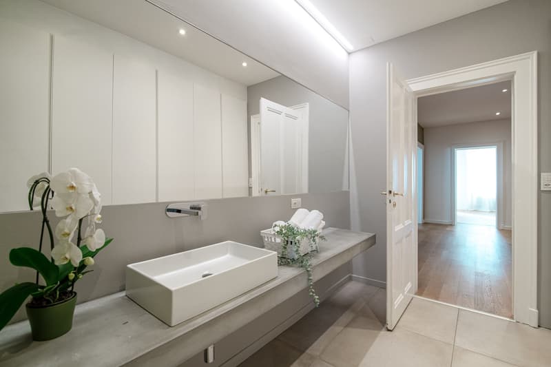 AFFITTASI MENSILMENTE Villa pronta all'uso in centro Lugano con importante vista lago (13)