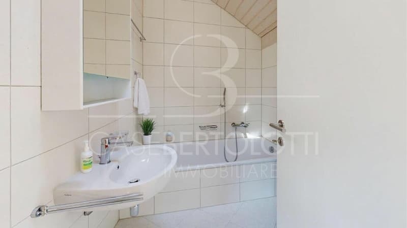 Duplexwohnung mit zwei Balkonen und viel Licht - modern wohnen in Tegna (8)