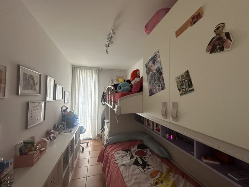 VENDESI LUMINOSA VILLA A SCHIERA (10)