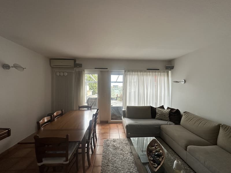 VENDESI LUMINOSA VILLA A SCHIERA (2)