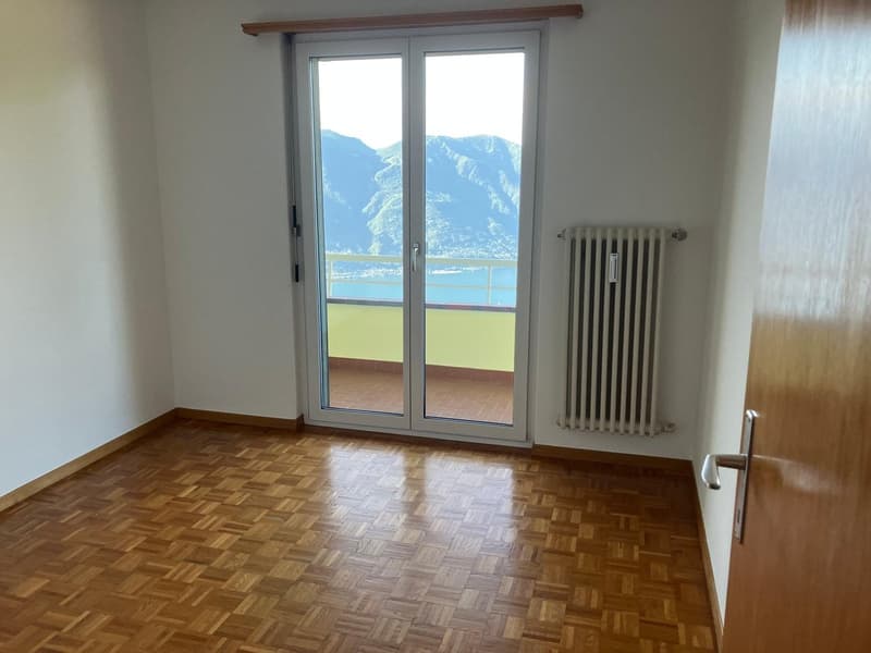 Affittasi casa di 2 appartamenti a Monte Brè (15)
