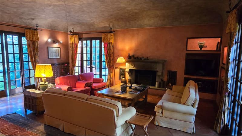 Esclusiva villa con piscina nelGolf Club Pinetina (6)