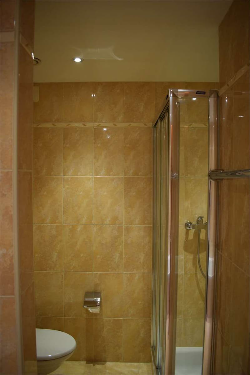 Prestigioso appartamento con vista lago (13)