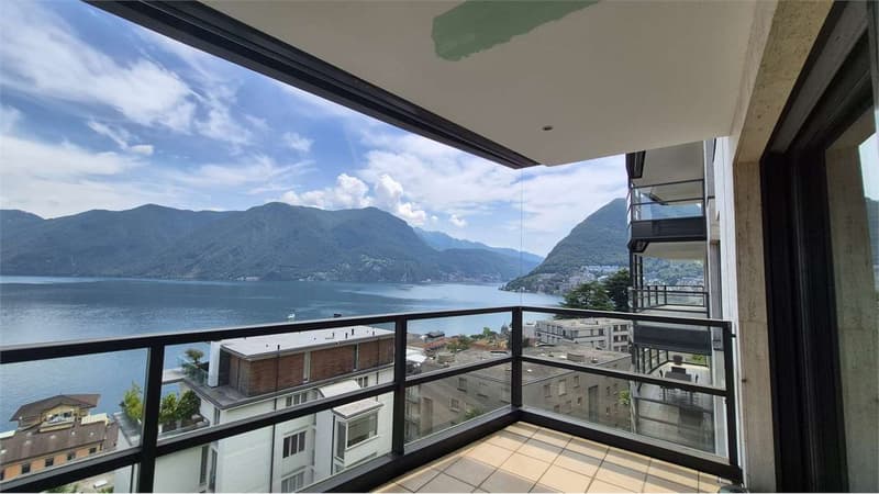 Prestigioso appartamento con vista lago (1)