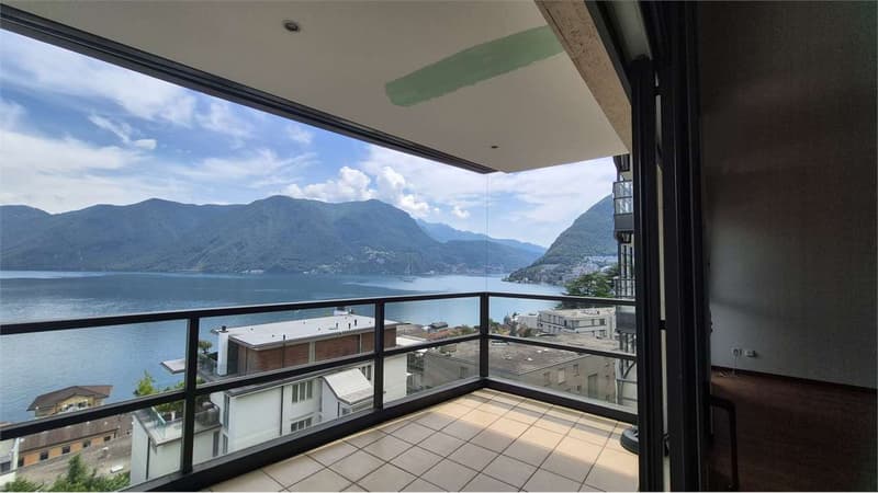 Prestigioso appartamento con vista lago (3)