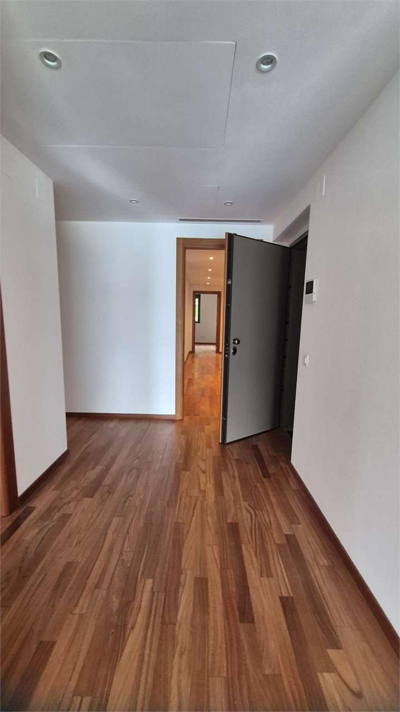 Prestigioso appartamento con vista lago (10)