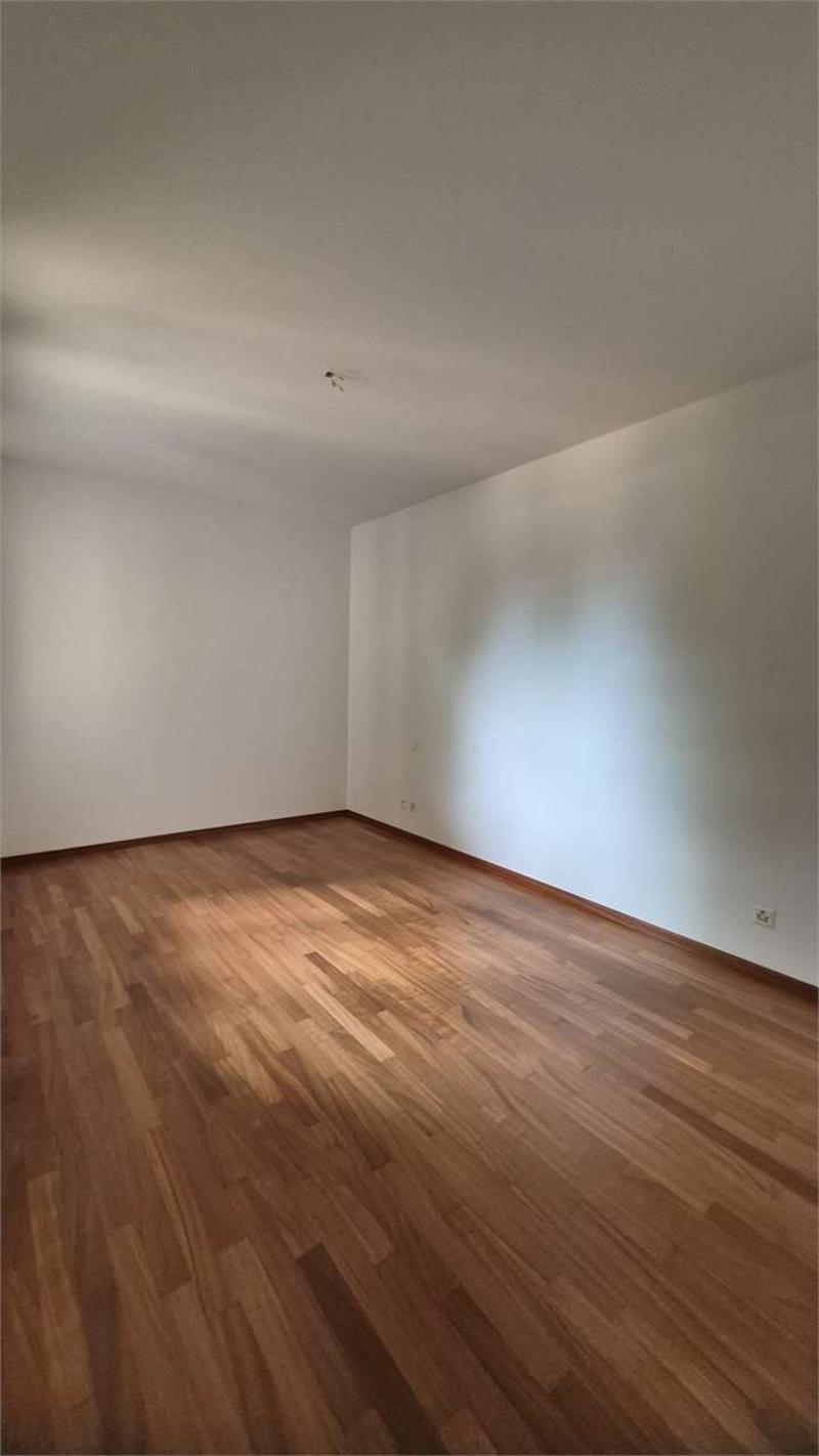 Prestigioso appartamento con vista lago (12)