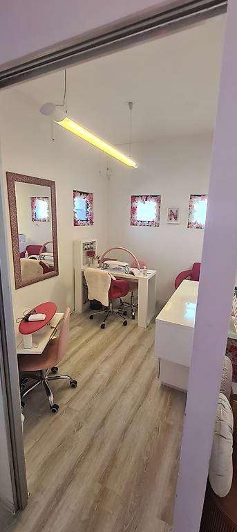Studio in subentro - ideale per attività estetiche e del benessere (2)