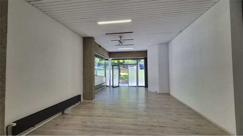 Spazio commerciale in locazione disponibile da subito (1)