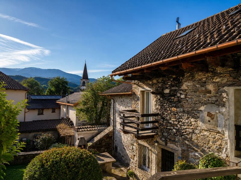 Charmante Tessiner Casa in Arcegno – authentisch, renoviert und voller Charakter (2)
