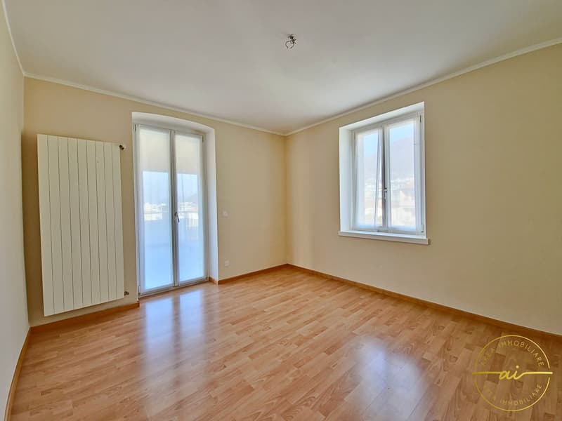 APPARTAMENTO DI 4 LOCALI CON AMPIA TERRAZZA COPERTA A MENDRISIO A REDDITO (12)