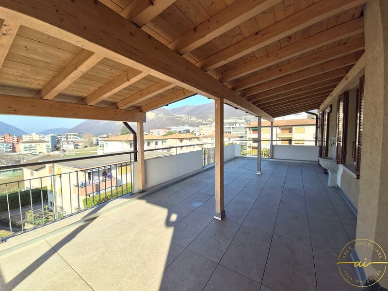 APPARTAMENTO DI 4 LOCALI CON AMPIA TERRAZZA COPERTA A MENDRISIO A REDDITO (2)