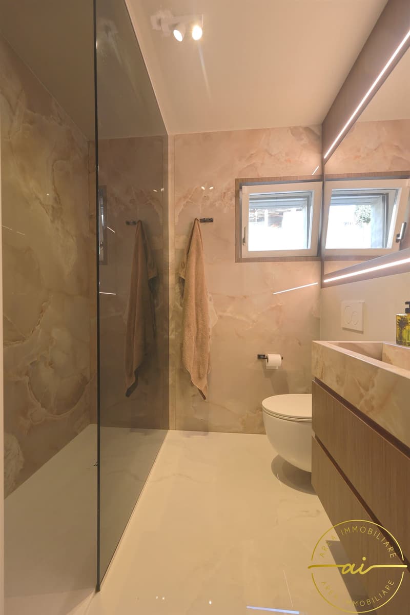 RAFFINATO APPARTAMENTO DI 3.5 LOCALI DI DESIGN CON FINITURE DI LUSSO (12)