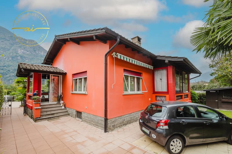 Casa unifamiliare con giardino e piscina a Cresciano (19)