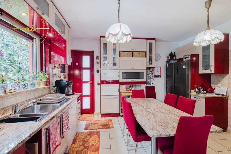 Casa unifamiliare con giardino e piscina a Cresciano (6)