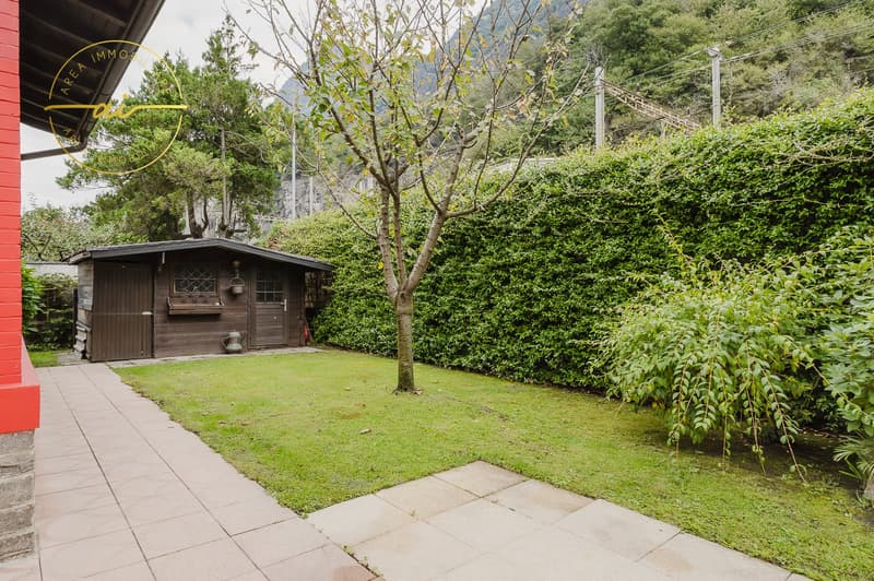 Casa unifamiliare con giardino e piscina a Cresciano (7)