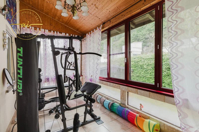 Casa unifamiliare con giardino e piscina a Cresciano (18)