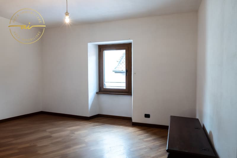 Casa plurifamiliare con 3 appartamenti in vendita, ideale anche come investimento (15)