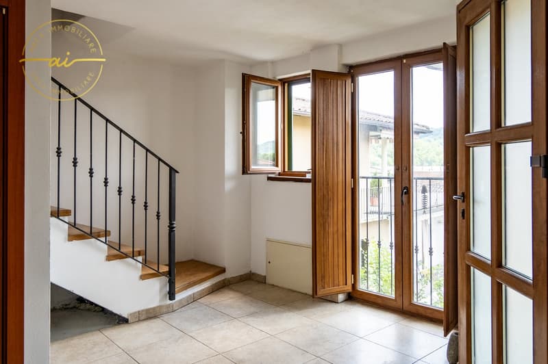 Casa plurifamiliare con 3 appartamenti in vendita, ideale anche come investimento (14)