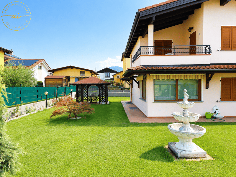AMPIA CASA DI 5.5 LOCALI CON GIARDINO IN ZONA VERDE A STABIO (2)