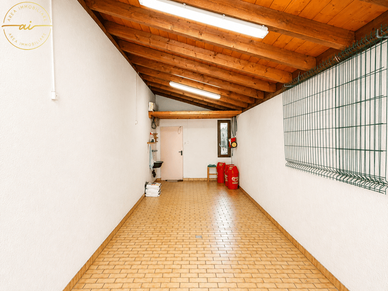 AMPIA CASA DI 5.5 LOCALI CON GIARDINO IN ZONA VERDE A STABIO (21)