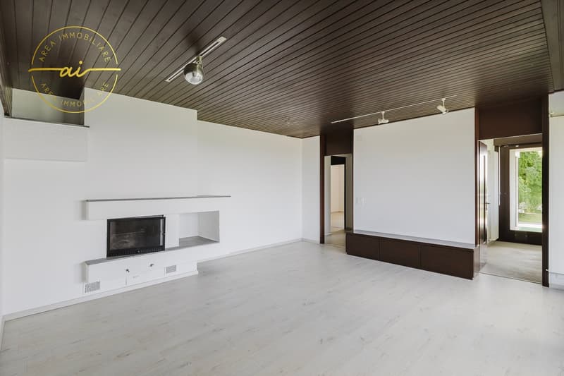 PRESTIGIOSA VILLA BIFAMILIARE CON PISCINA E AMPI SPAZI – OPPORTUNITÀ UNICA (5)