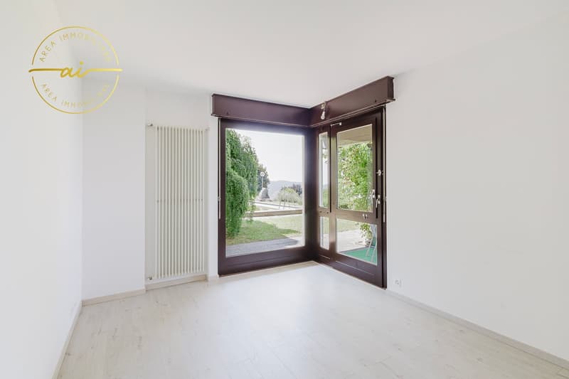 PRESTIGIOSA VILLA BIFAMILIARE CON PISCINA E AMPI SPAZI – OPPORTUNITÀ UNICA (8)