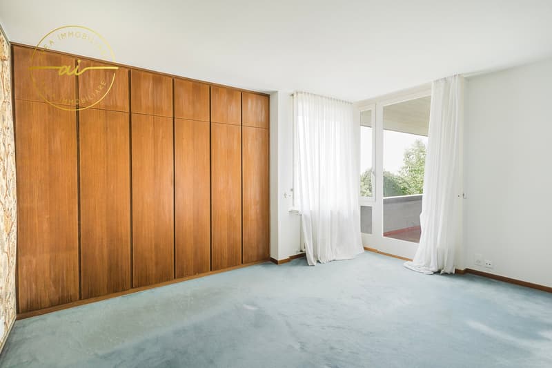 PRESTIGIOSA VILLA BIFAMILIARE CON PISCINA E AMPI SPAZI – OPPORTUNITÀ UNICA (14)