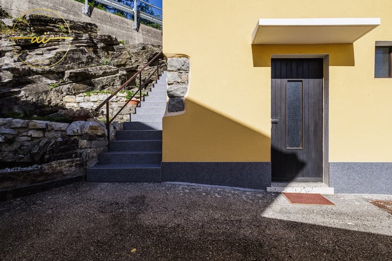 AMPIA CASA DI 6.5 LOCALI IN ZONA RESIDENZIALE A MORBIO INFERIORE (18)