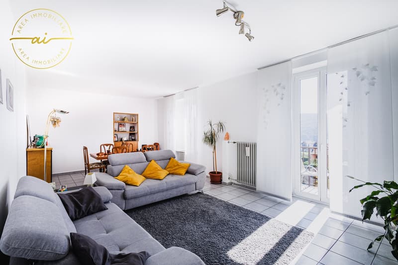 AMPIA CASA DI 6.5 LOCALI IN ZONA RESIDENZIALE A MORBIO INFERIORE (3)