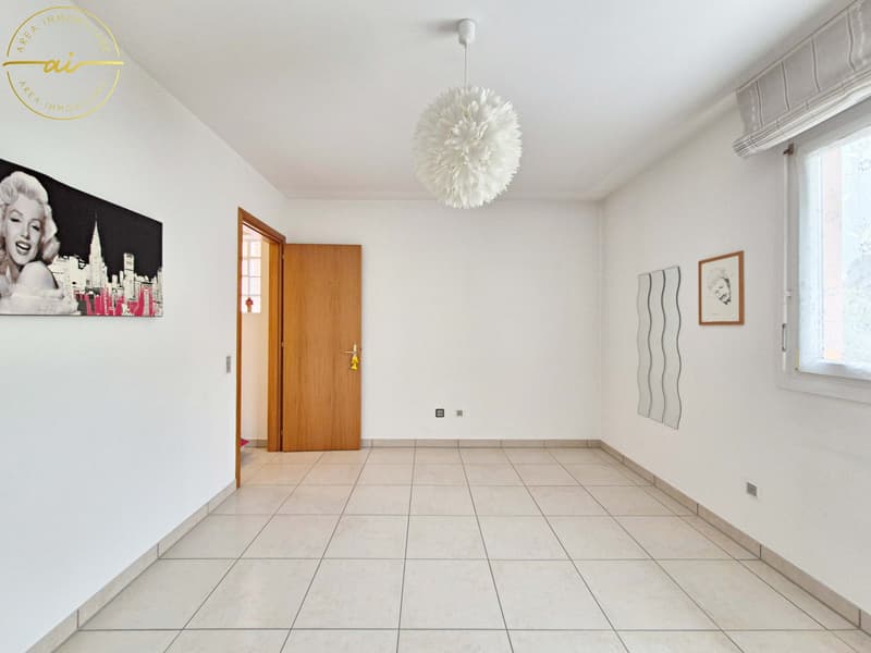 LUMINOSA CASA DI TESTA DI 5.5 LOCALI NEL VERDE (9)