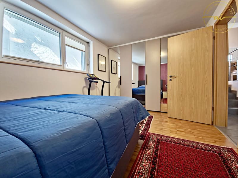 ACCOGLIENTE DUPLEX DI 4.5 LOCALI CON GRANDE SPAZIO ESTERNO PRIVATO A MAGLIASO (16)