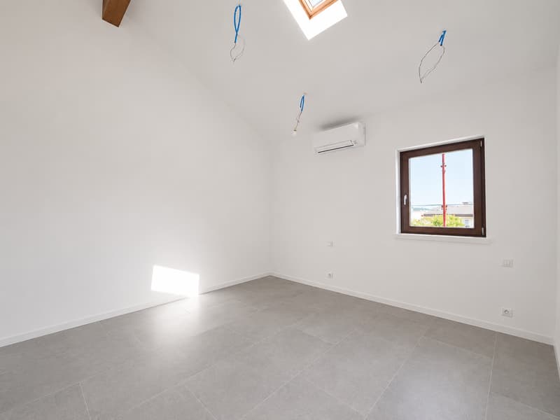 MODERNA CASA UNIFAMILIARE DI NUOVA COSTRUZIONE CON GIARDINO (6)