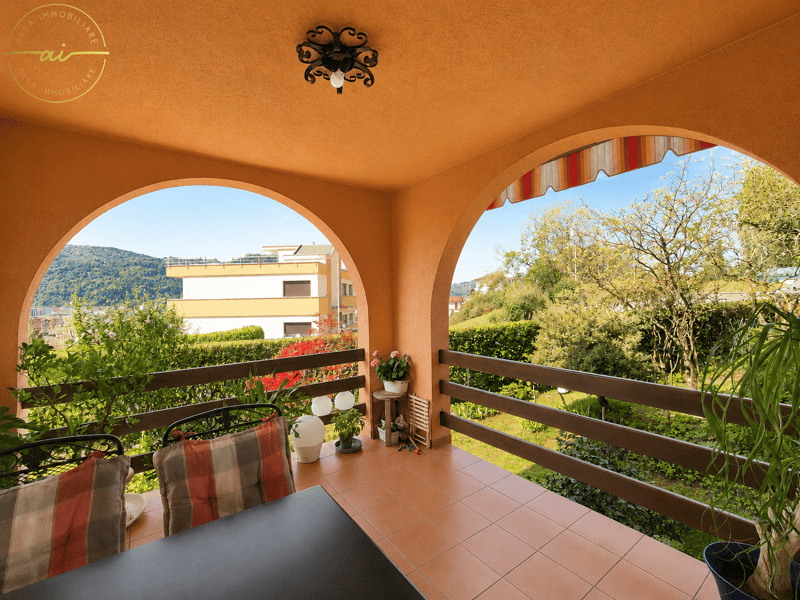 ACCOGLIENTE E CURATA CASA UNIFAMILIARE CON GIARDINO (10)
