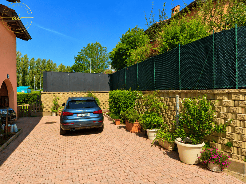 ACCOGLIENTE E CURATA CASA UNIFAMILIARE CON GIARDINO (4)