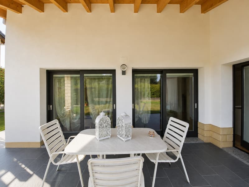 VILLA MODERNA DI 6.5 LOCALI CON AMPIO GIARDINO A STABIO (3)
