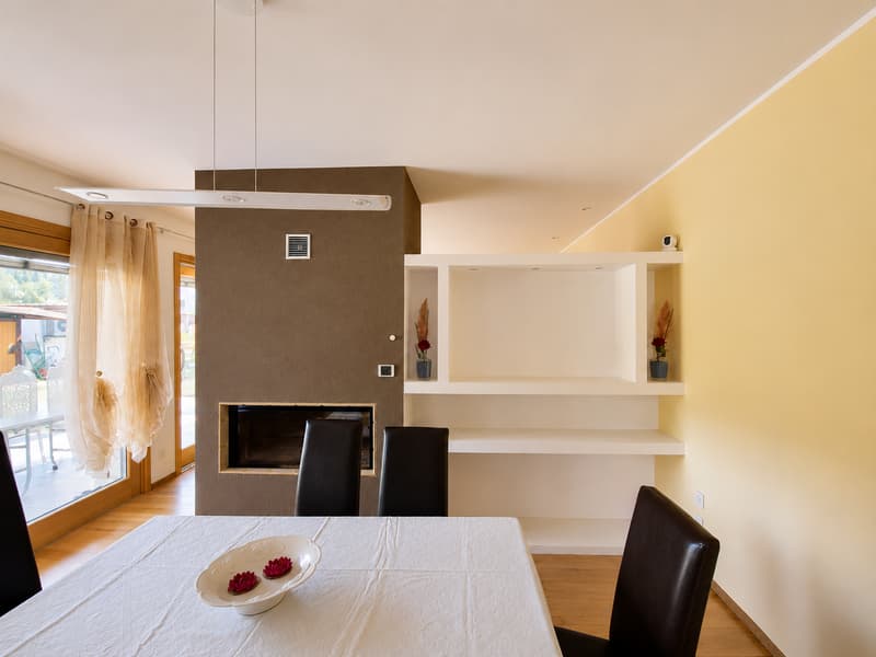 VILLA MODERNA DI 6.5 LOCALI CON AMPIO GIARDINO A STABIO (11)