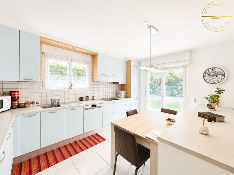 LUMINOSA CASA DI TESTA DI 5.5 LOCALI NEL VERDE (6)