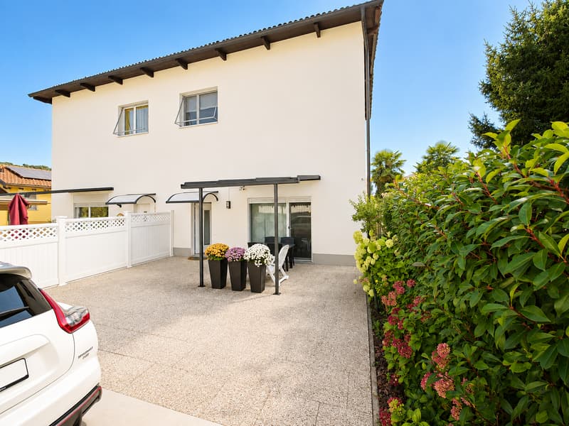 ACCOGLIENTE DUPLEX DI 4.5 LOCALI CON GRANDE SPAZIO ESTERNO PRIVATO A MAGLIASO (2)