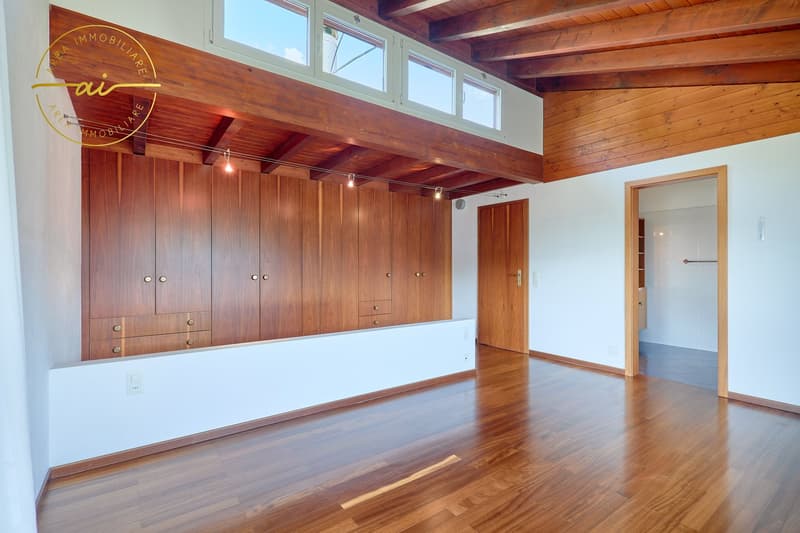 VILLA CON STUDIO SEPARATO E MERAVIGLIOSO GIARDINO (22)