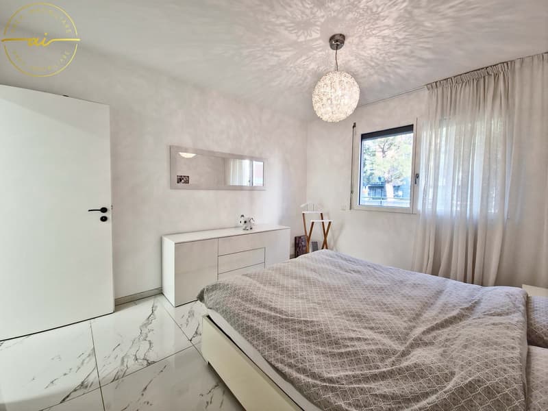 ELEGANTE E LUMINOSO 4.5 LOCALI CON GIARDINO PRIVATO A VIGANELLO (12)